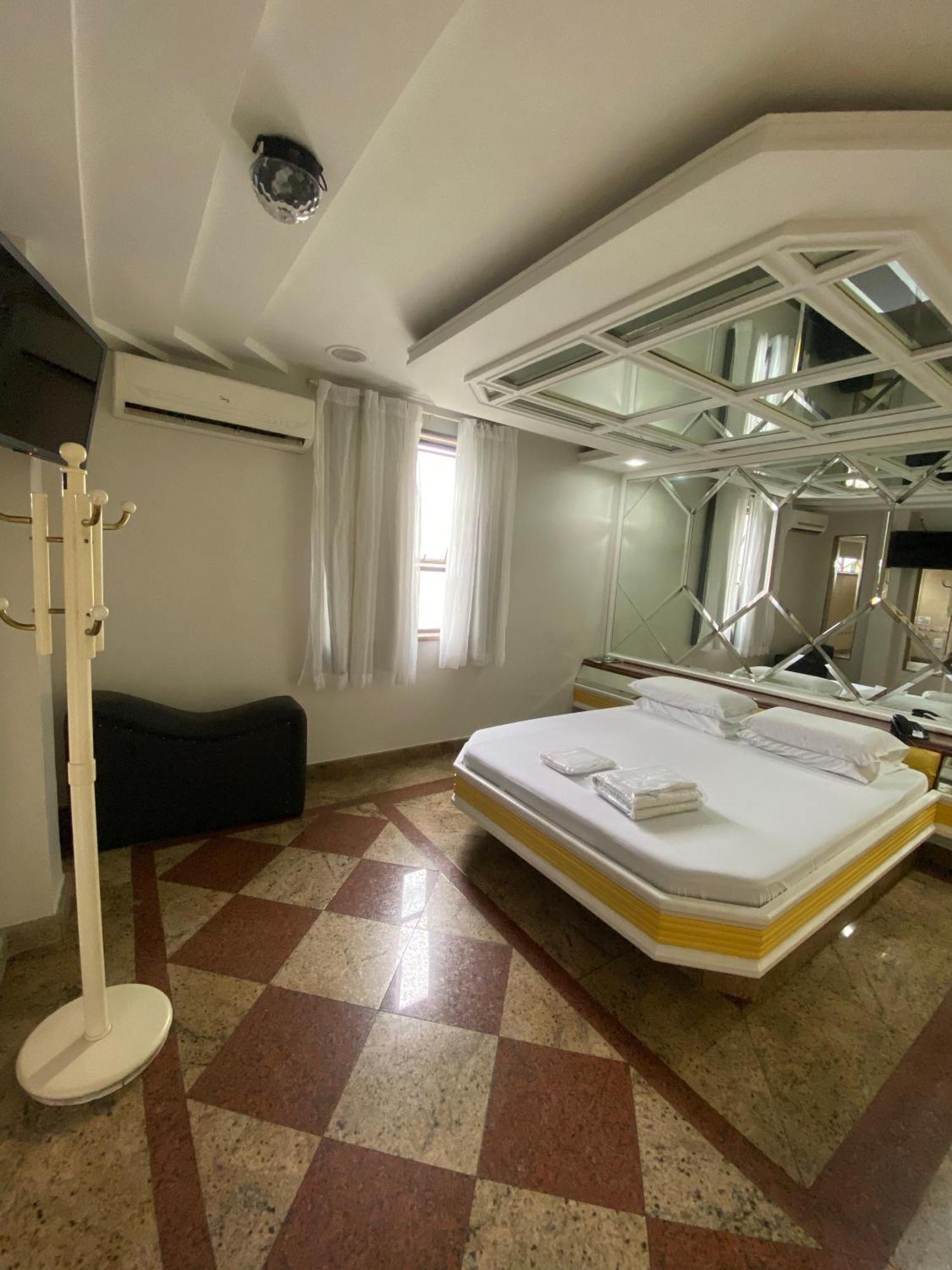 L'amour Hotel